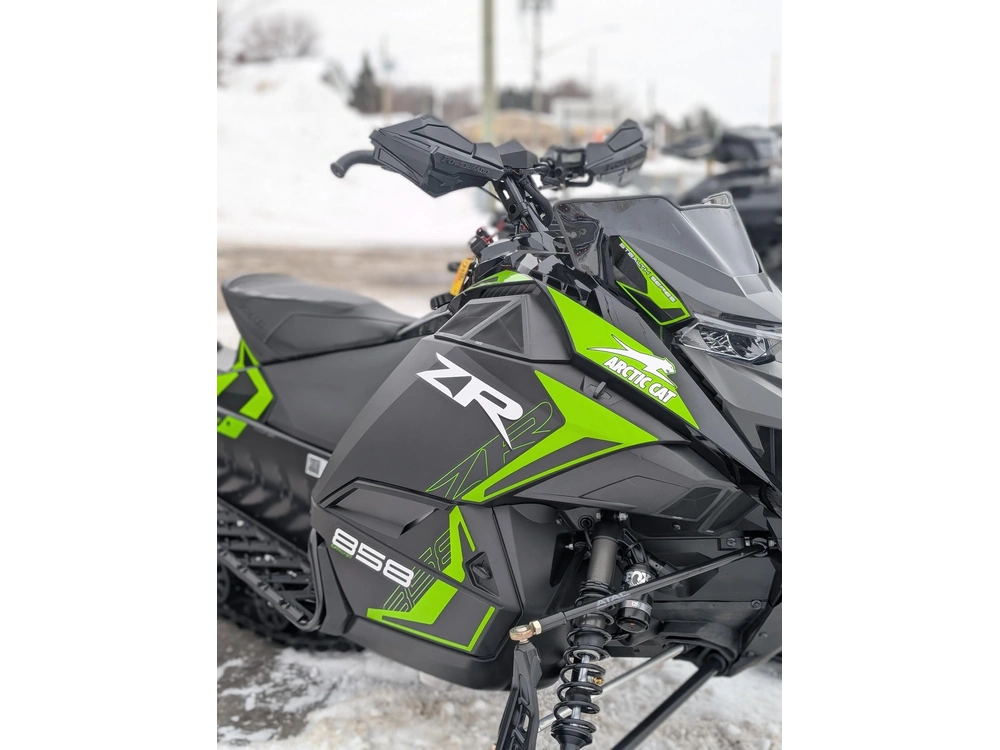 2026 Arctic Cat Zr 858 137 Atac Es Cn Grn Démo | Suspension Ajustable | 🧭 Garmin G8 – Navigation Intégrée Haute Définition 🧭 | alt