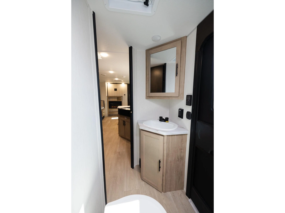 Cherokee 26brb Grey Wolf 2026 alt