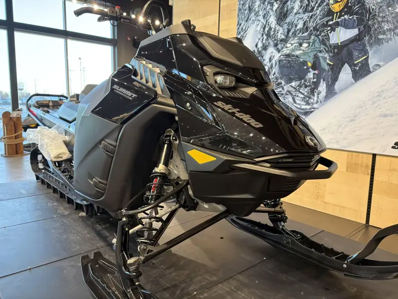 2026 Ski-Doo SUMMIT ADR w/ EDGE Pkg 154 850 E-TEC PowderMax X-Light FlexEdge 3.0" SHOT   -CGTF