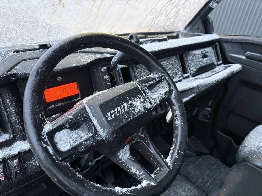 2026 Can-am Defender X Mr Hd11 With Half Doors alt