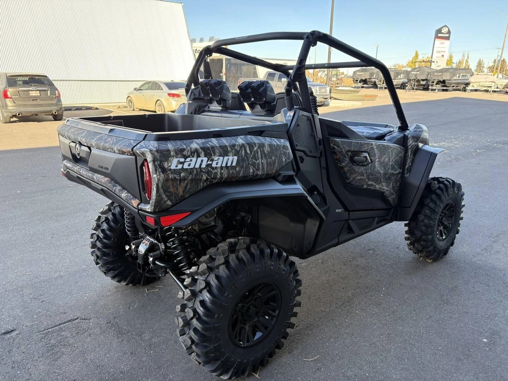 2026 Can-am Commander Xmr 1000r alt