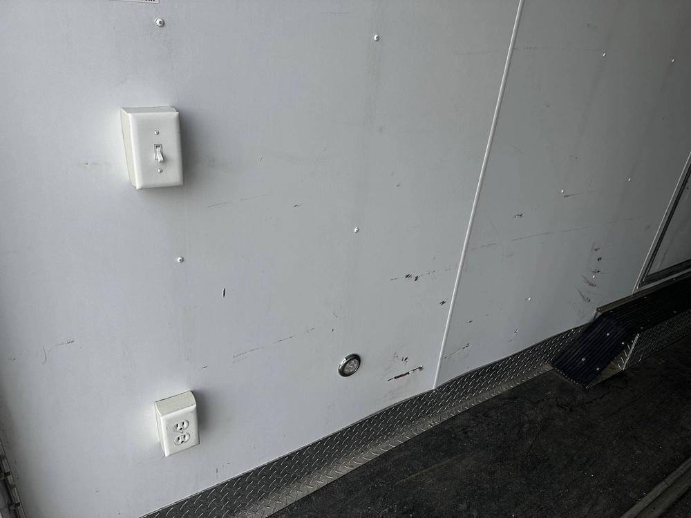 2015 Mission Trailers Heated Sled Trailer alt