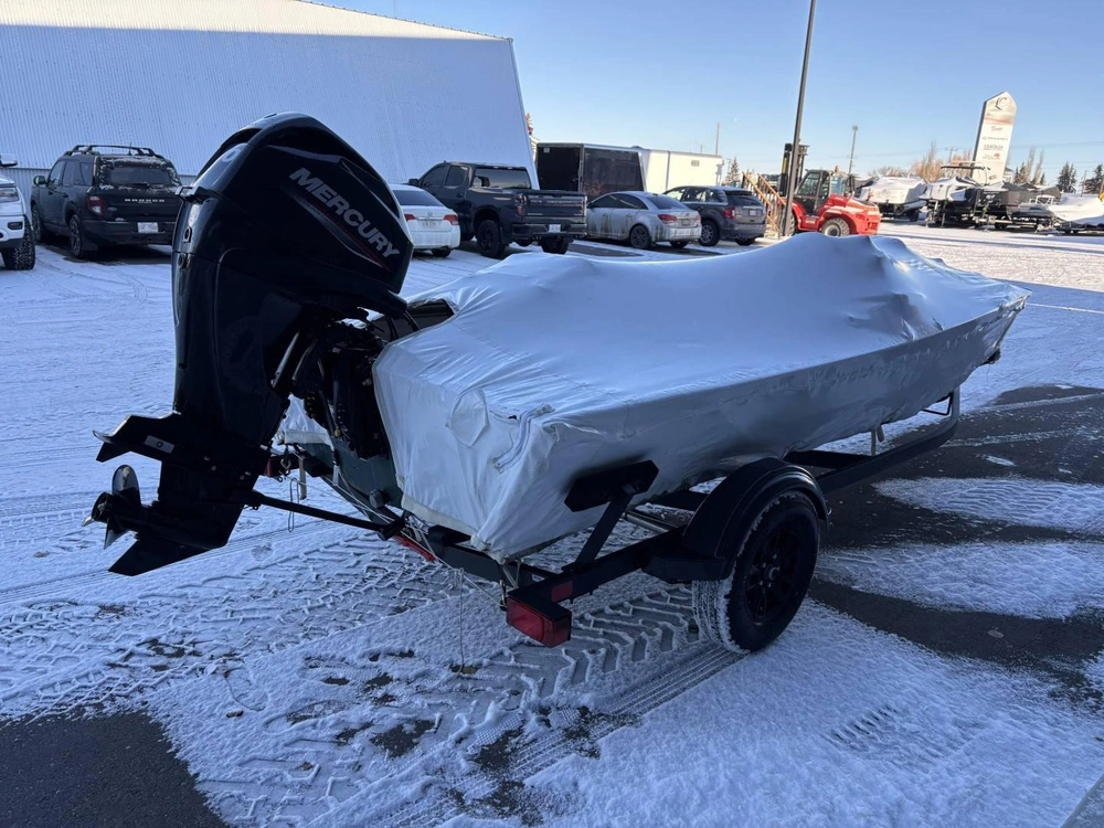 2026 Tracker Bass Tracker Classic Special Edition 40 Elpt Four Stroke alt