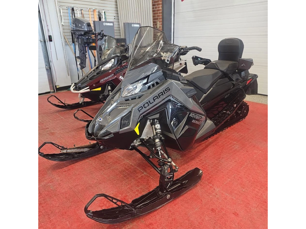 2025 Polaris 650 Indy Adventure 137 alt