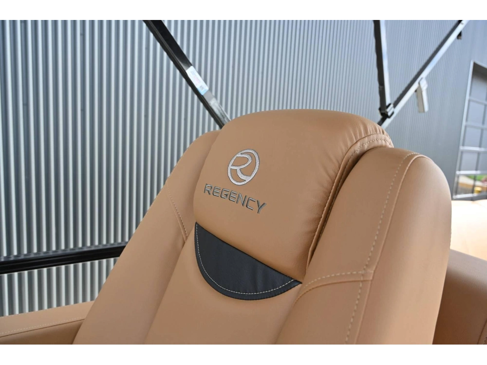 2025 Regency 230 Le3 250 Verado 250l Verado alt