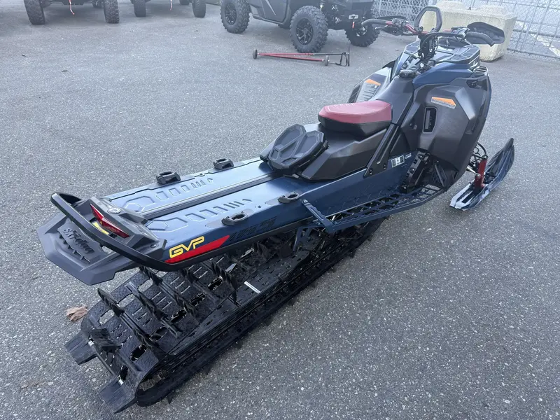 2025 Ski-Doo SUMMIT X 165" TURBO - DEMO