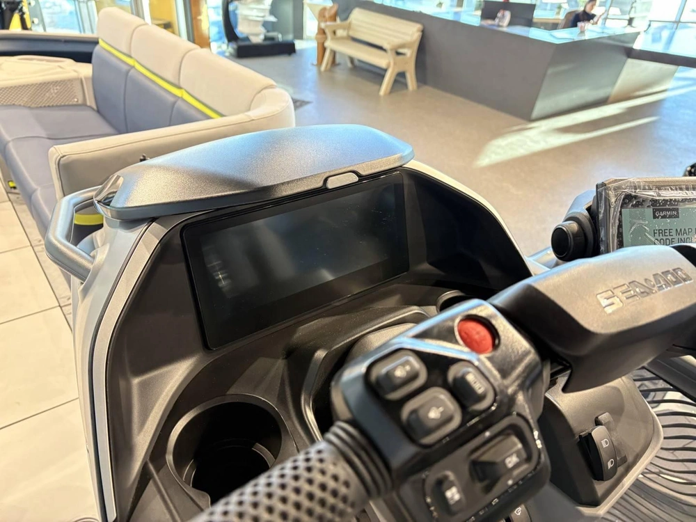 2025 Sea-doo Switch Cruise Limited 21' 230 Hp-galvanized alt