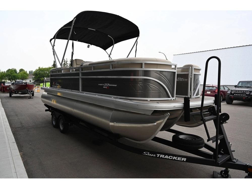 2025 Sun Tracker Party Barge® 22 Xp3 alt