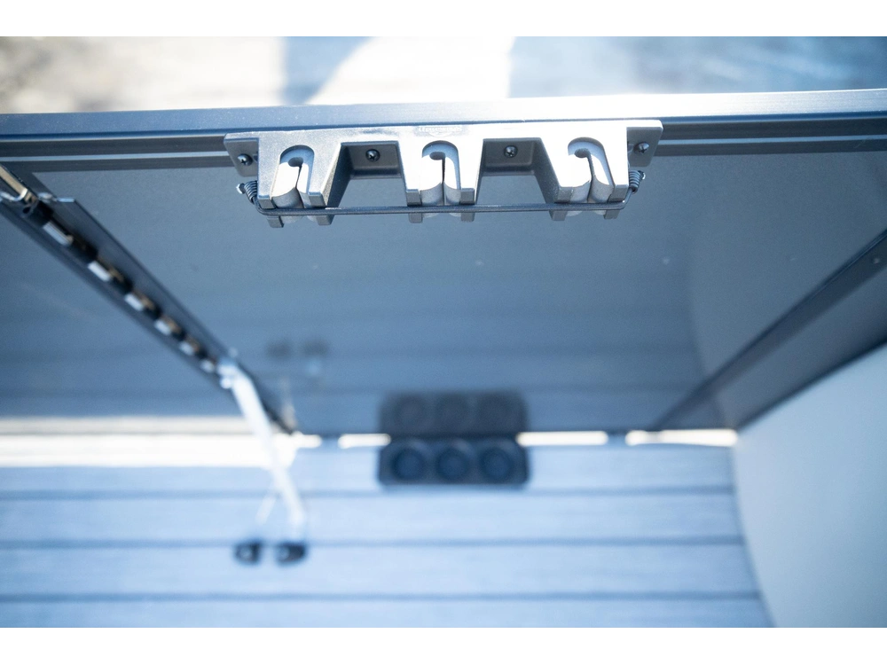 2025 Suncatcher Select 20f alt