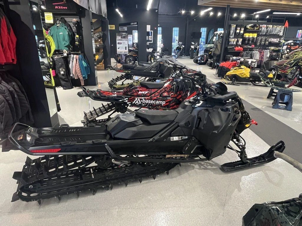 2023 Ski-doo Summit® X® With Expert Package Rotax® 850 E-tec Turbo R 165 H_alt 10.25 In. alt