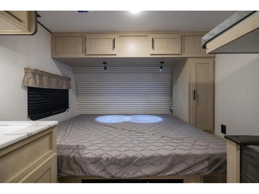 Coachmen Shasta Compact 16bh 2026 alt