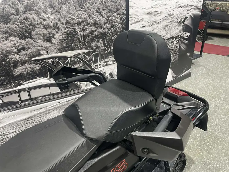 2023 Polaris INDY 850 XCR MATRYX 136 **DOSSIER PASSAGER!!**