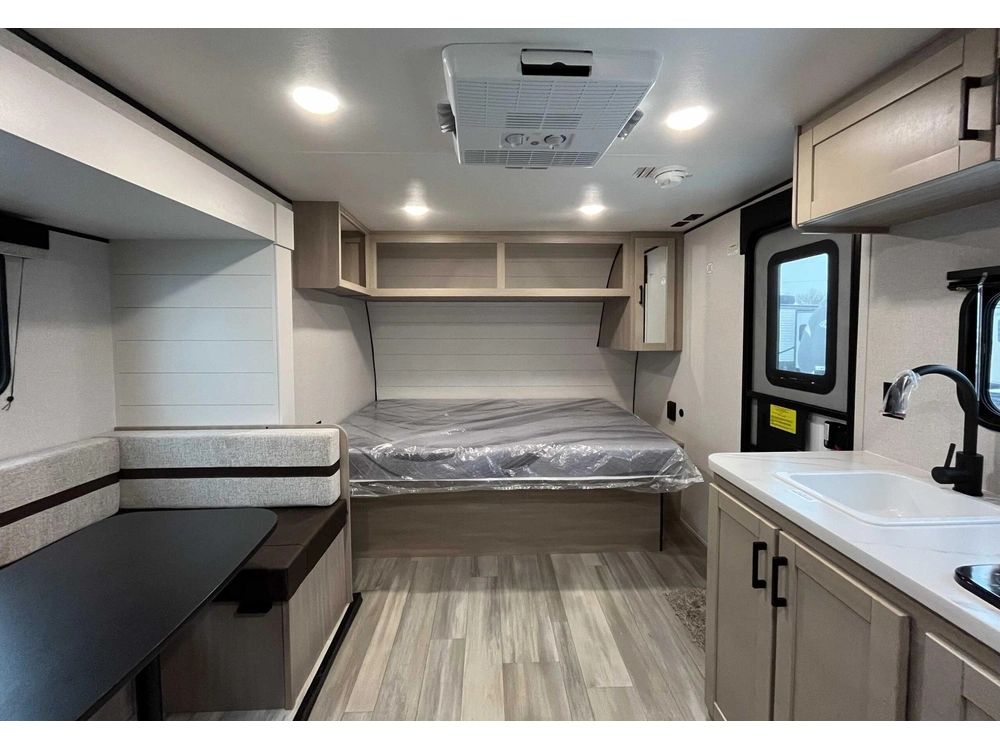 Heartland Prowler 1702dbs 2027 alt