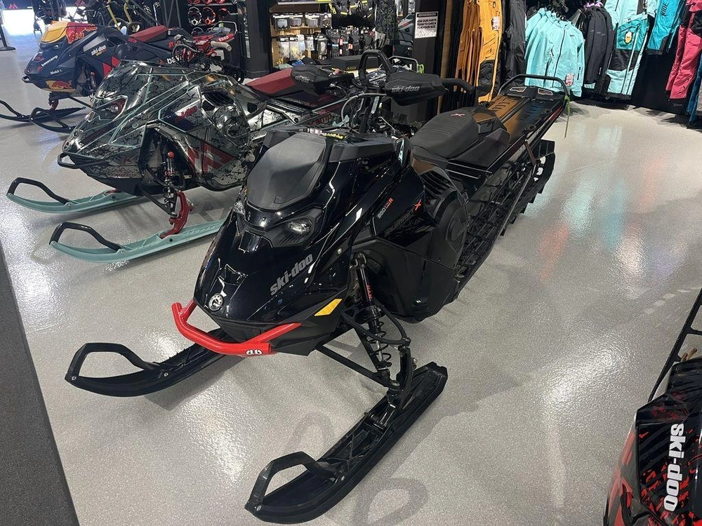 2023 Ski-doo Summit® X® With Expert Package Rotax® 850 E-tec Turbo R 165 H_alt 10.25 In. alt