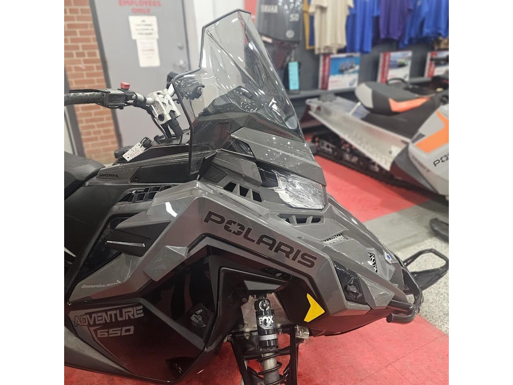 2025 Polaris 650 Indy Adventure 137 alt