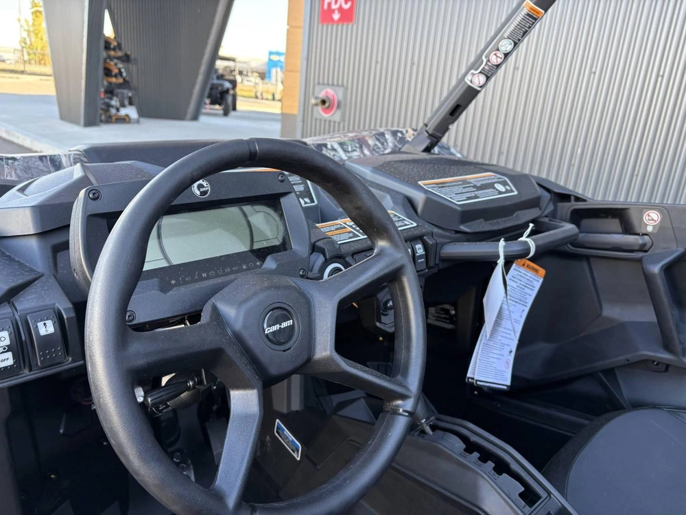 2026 Can-am Commander Xmr 1000r alt