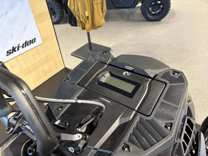 2026 Ski-Doo SUMMIT ADR w/ EDGE Pkg 154 850 E-TEC PowderMax X-Light FlexEdge 3.0" SHOT   -CGTF