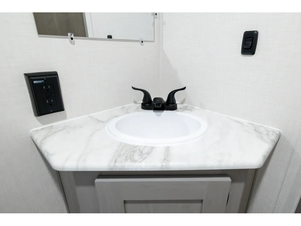 2026 Forest River Viking 262dbs alt