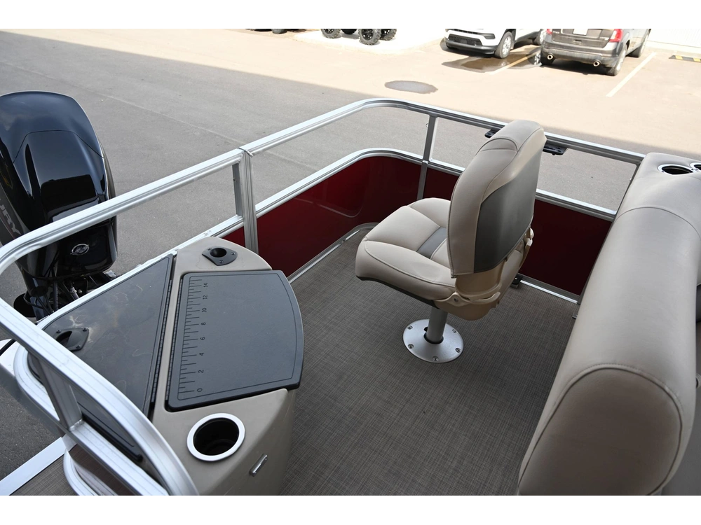 2025 Sun Tracker Bass Buggy 18 alt