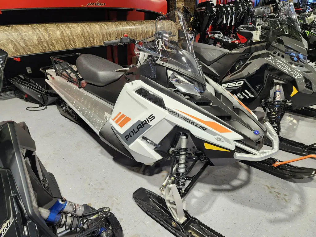 Polaris 550 VOYAGEUR 144ES 2024