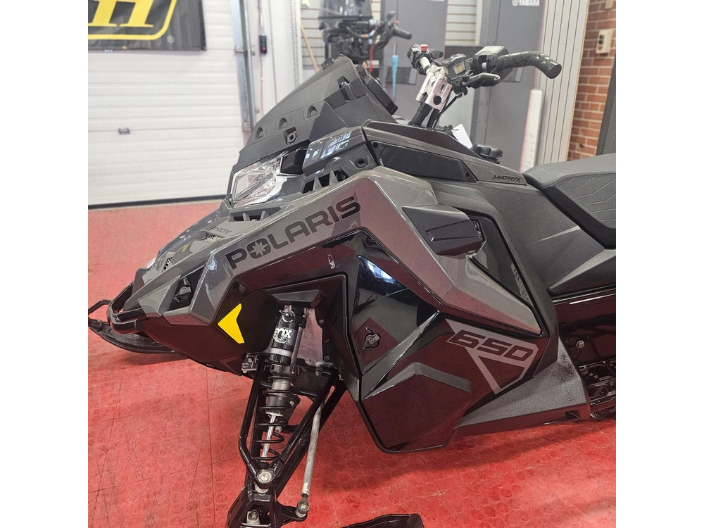 2024 Polaris 650 Indy Adventure 137 alt