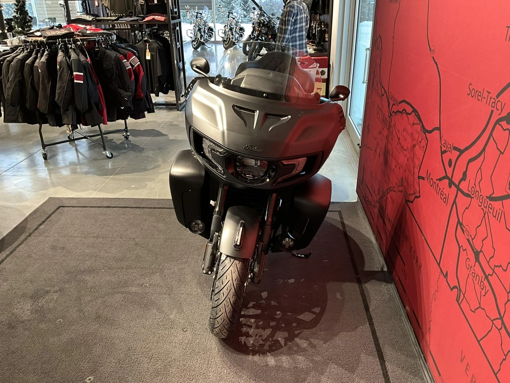 Indian Motorcycle Pursuit Dark Horse + 112 + Powerband Audio Package 2026 alt