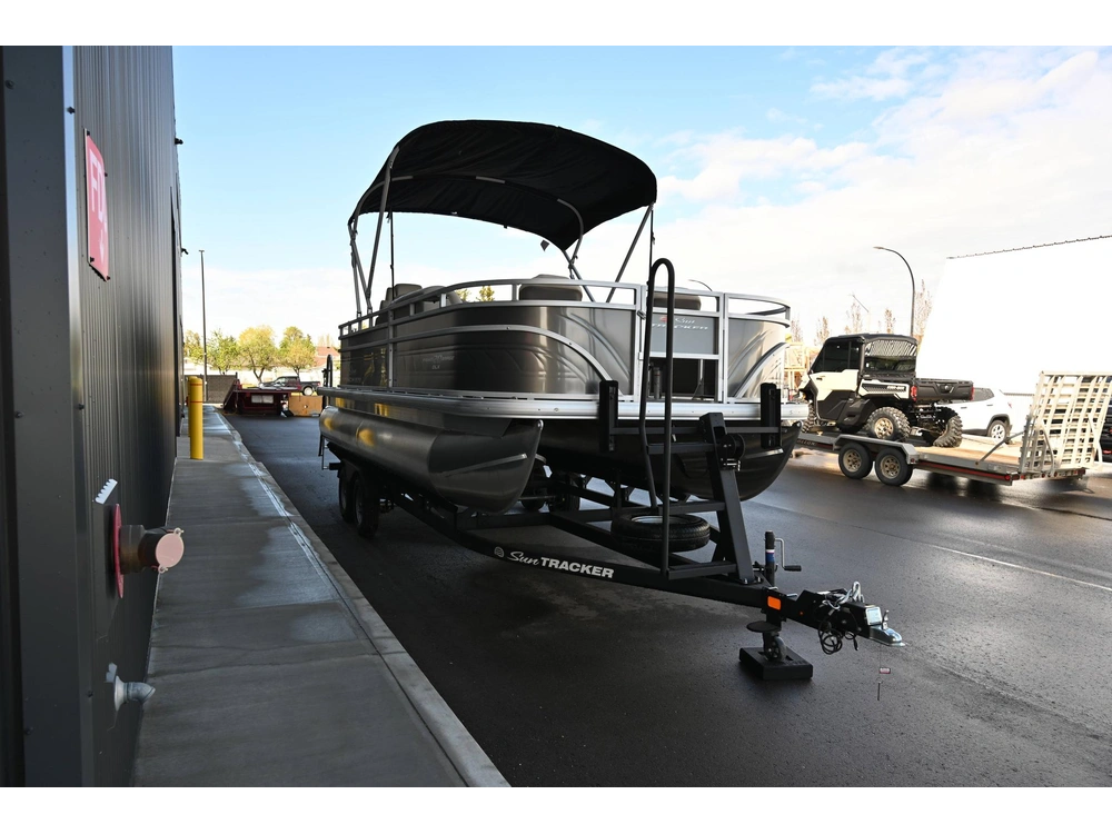 2025 Sun Tracker Fishin Barge 20 alt