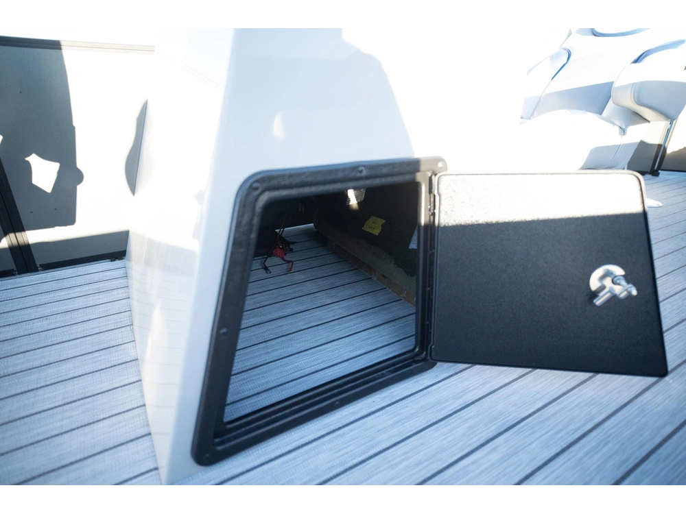 2025 Suncatcher Select 20f alt