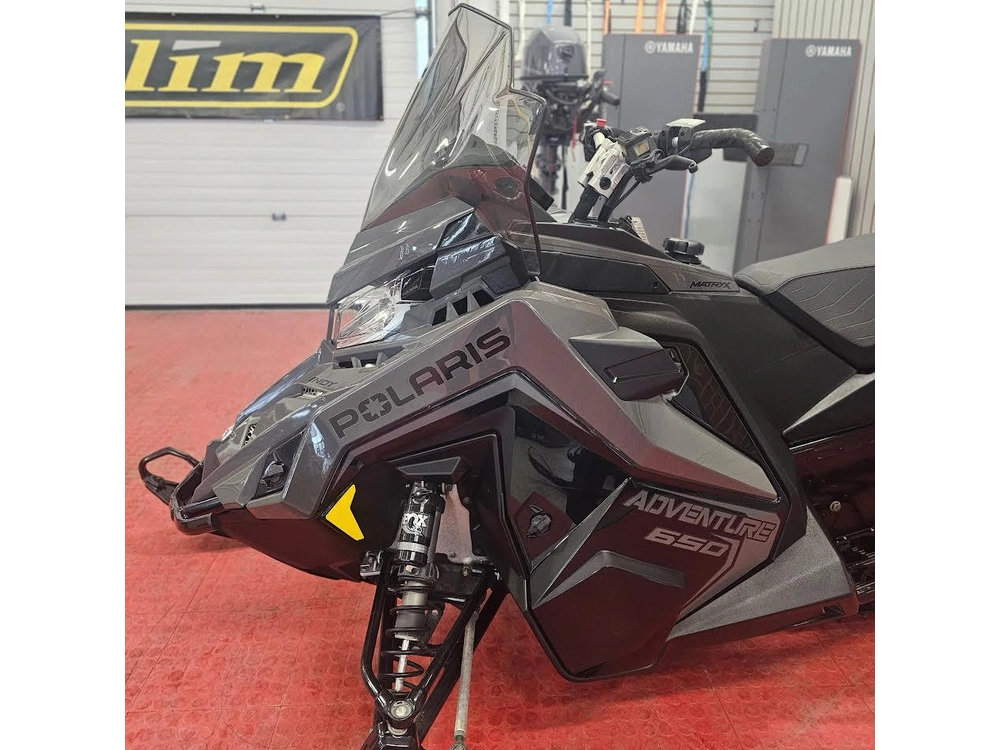 2025 Polaris 650 Indy Adventure 137 alt