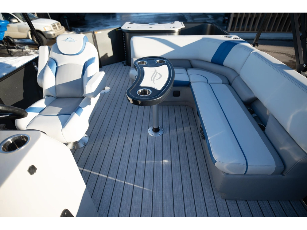 2025 Suncatcher Select 20f alt