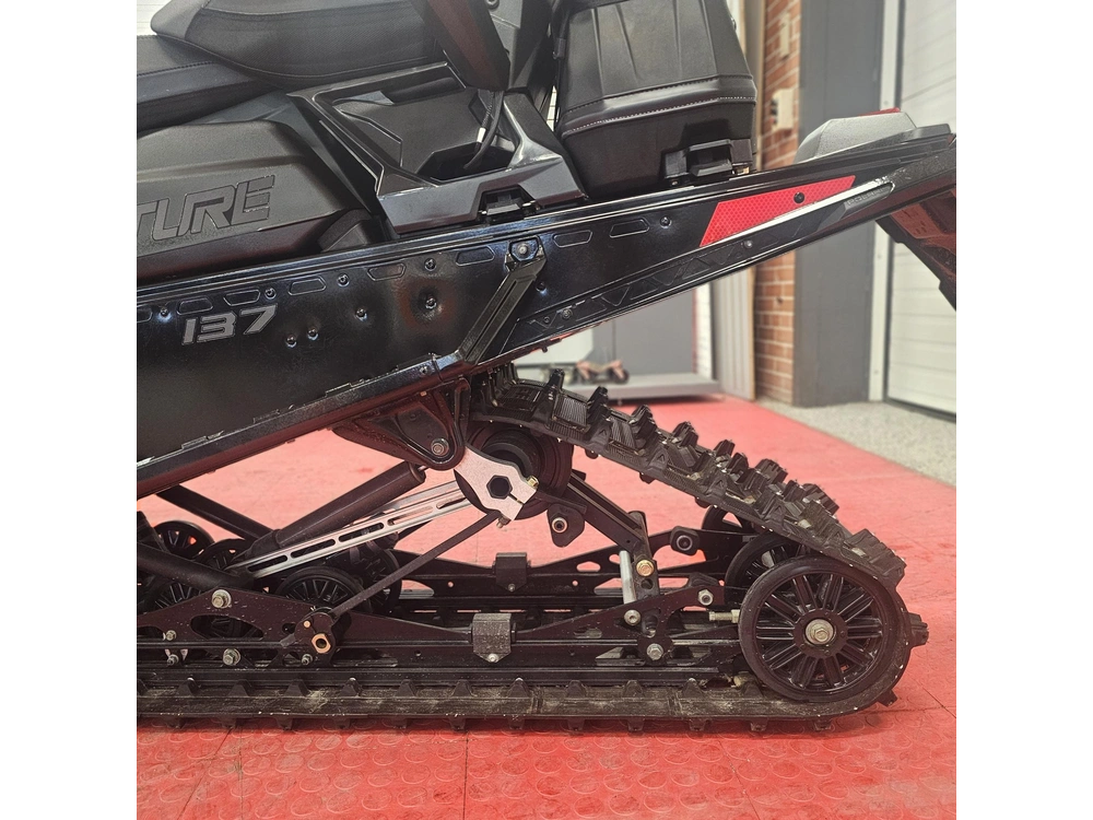 2024 Polaris 650 Indy Adventure 137 alt