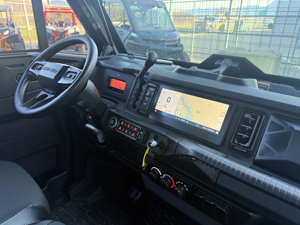 2026 Can-am Defender Limited Cab Hd11 alt