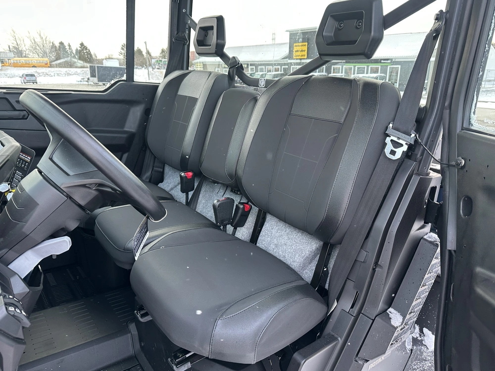 2026 Can-am Defender Xt Cab Hd11 W 10.25 alt