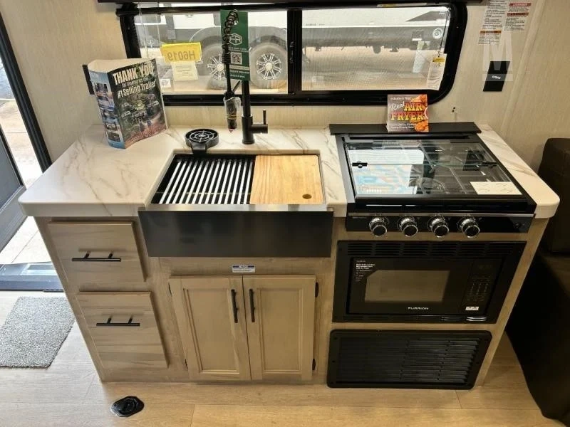 Cherokee 22rr Grey Wolf 2026 alt