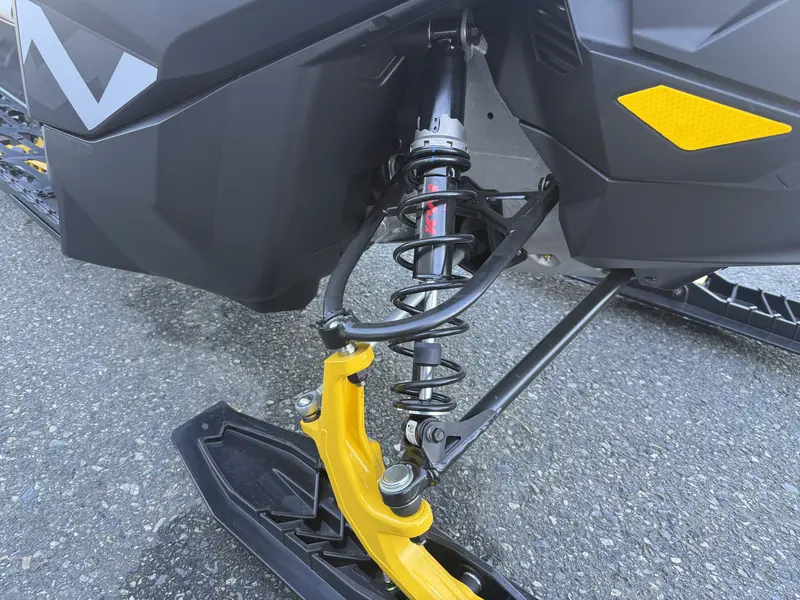 2026 Ski-Doo SUMMIT NEO+600 EFIHURRICANE FLEXEDGE 1.75' E.S.