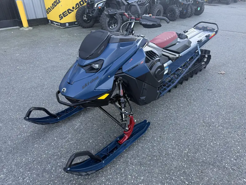 2025 Ski-Doo SUMMIT X 165" TURBO - DEMO