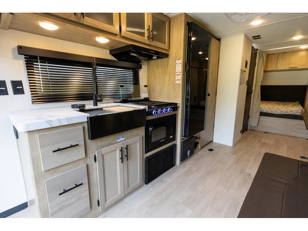 Cherokee 18rr Grey Wolf Cargo 2026 alt