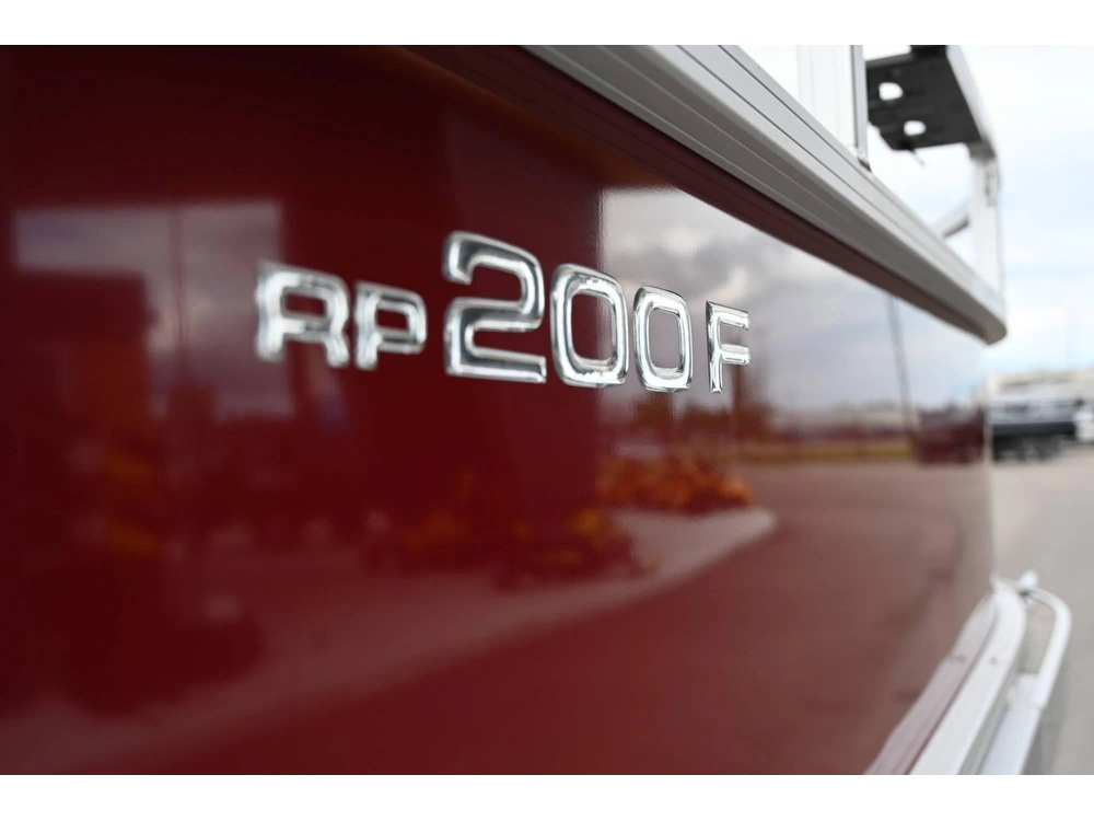 2024 Ranger Reata 200f Red Blk alt