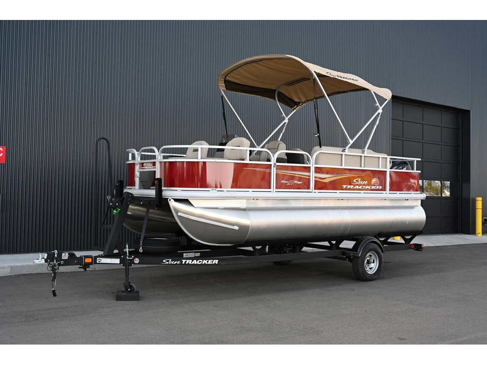 2025 Sun Tracker Bass Buggy 18 alt