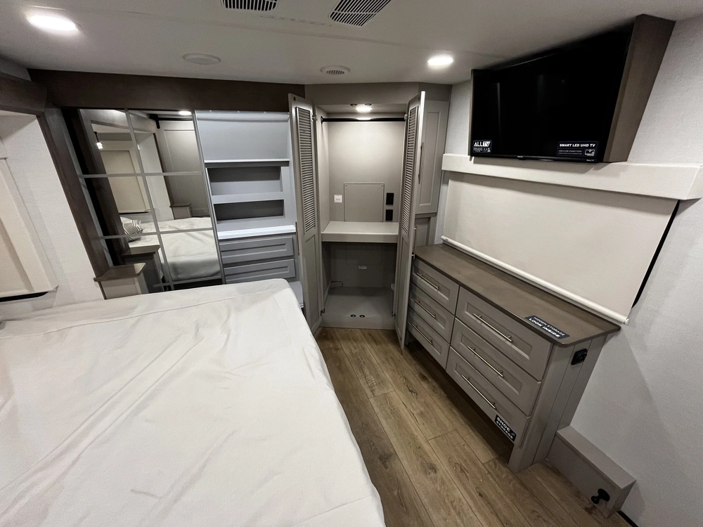 2026 Alliance Rv Paradigm 395ds alt
