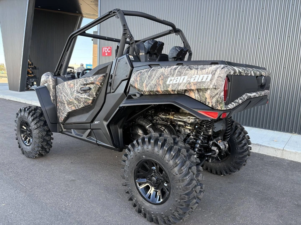 2026 Can-am Commander Xmr 1000r alt
