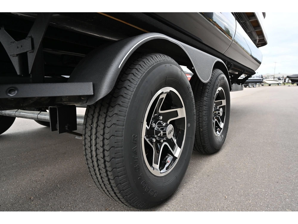 2024 Ranger Reata 200f Red Blk alt