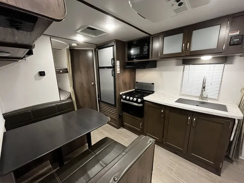 2020 Keystone RV Passport 239ML thumbnail 13