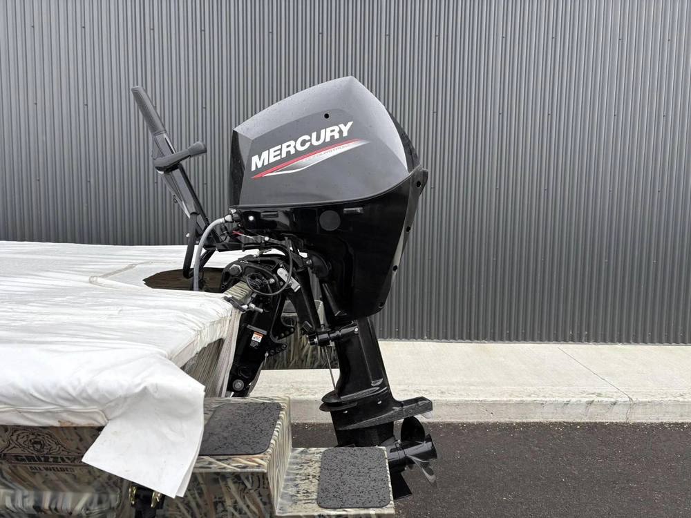 2026 Tracker Grizzly 1654 Sportsman Jon 30hp alt