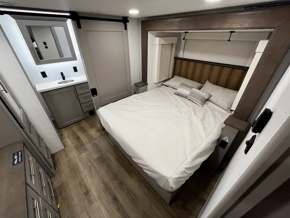 2026 Alliance Rv Paradigm 395ds alt