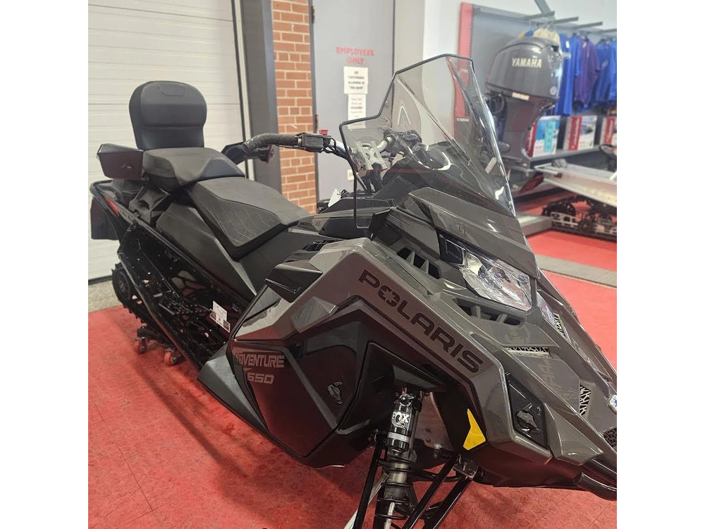 2025 Polaris 650 Indy Adventure 137 alt