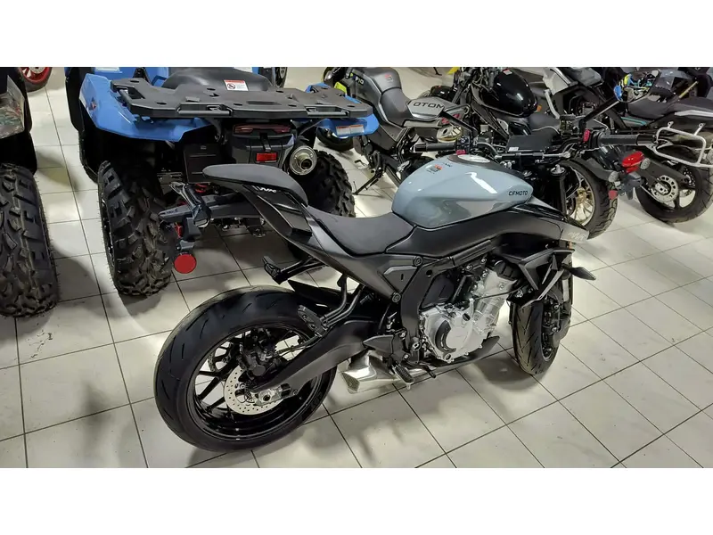 2026 CFMOTO 675NK thumbnail 3