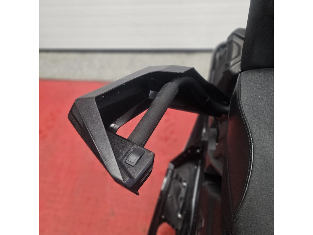 2024 Polaris 650 Indy Adventure 137 alt