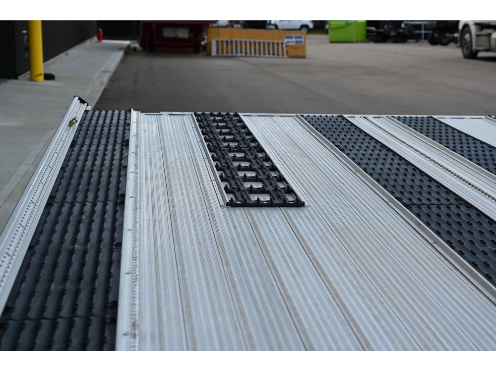 2022 Marlon 12' Double Tilt Trailer W/splash alt