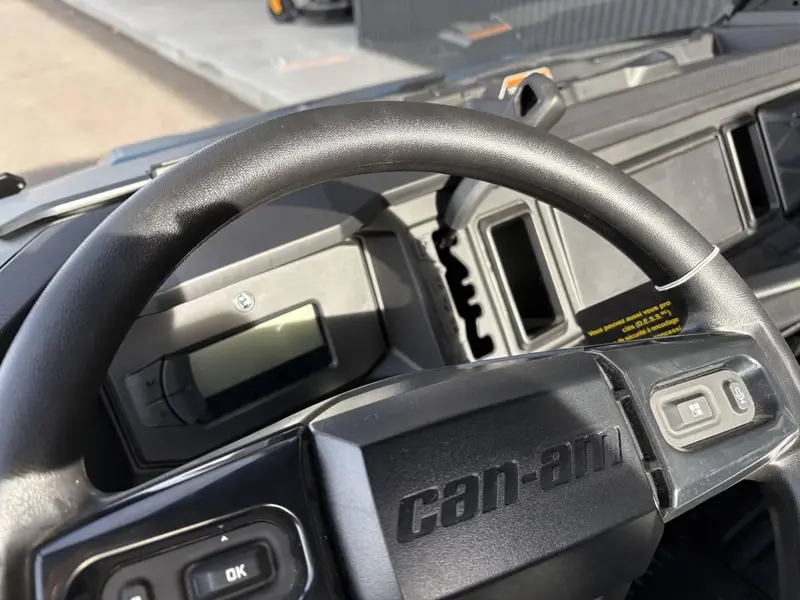 2026 Can-Am Defender XT HD11 8CTB thumbnail 11